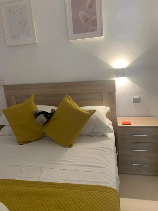 Fabulous Sunny Second Floor Apartment - Edificio Europark - Overlooking Gardens And Pools. Benalmadena