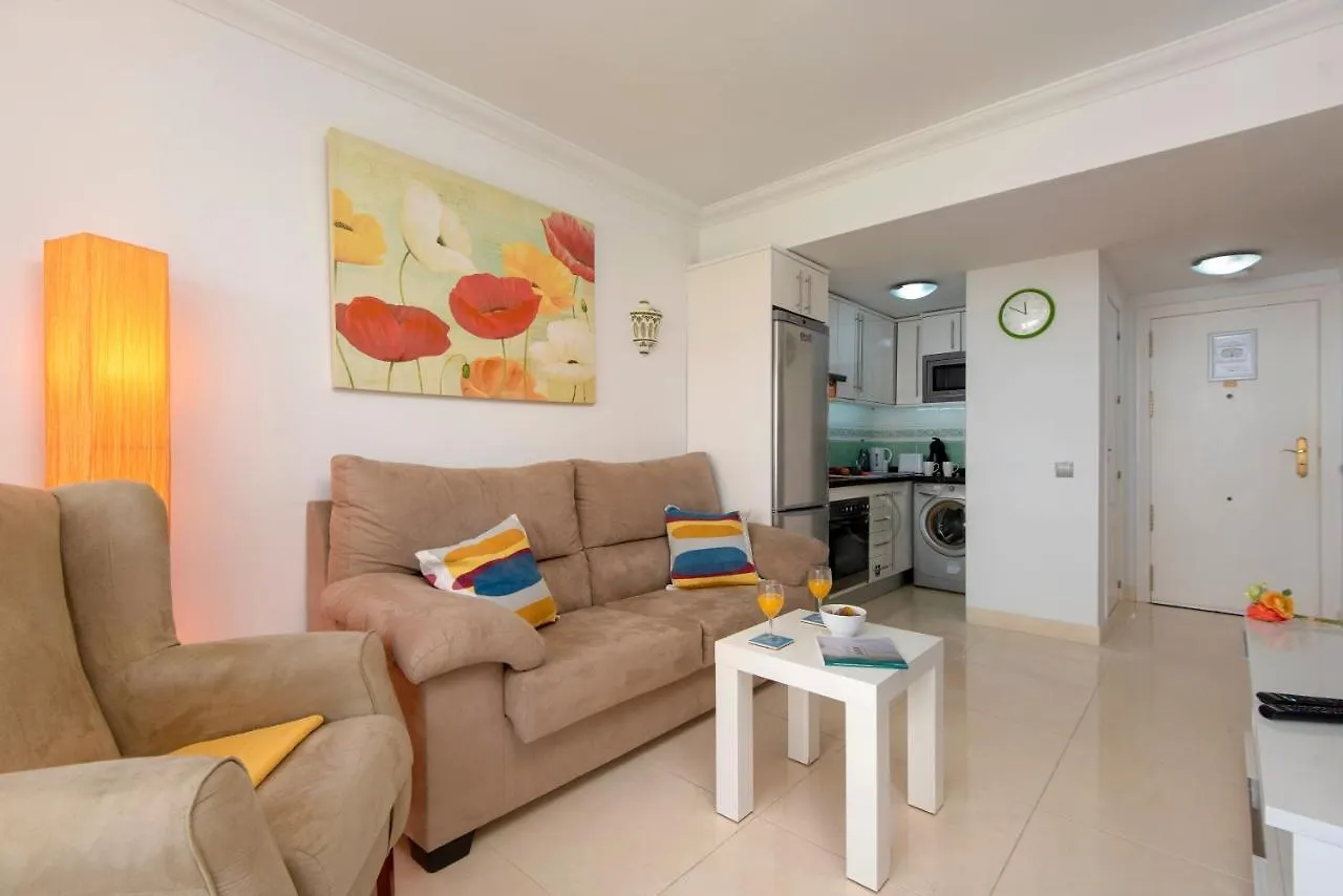 Fabulous Sunny Second Floor Apartment - Edificio Europark - Overlooking Gardens And Pools. Benalmádena